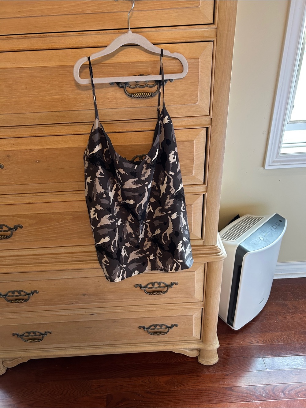 L'AGENCE Black and Cream Abstract Cowl-Neck Camisole